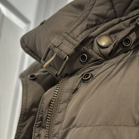 BURBERRY BRIT WINTERLEIGH DOWN COAT. DARK OLIVE - Picture 16 of 16
